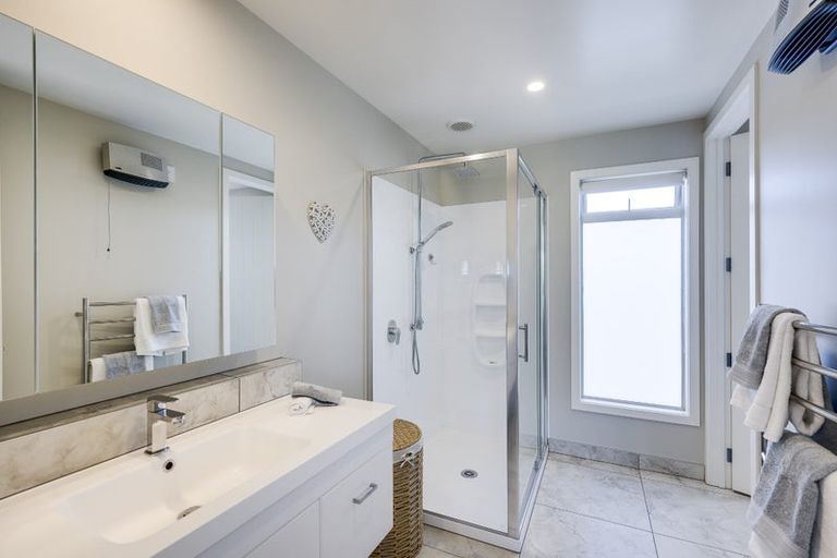 Photo of property in 6 Pelorus Avenue, Poraiti, Napier, 4112