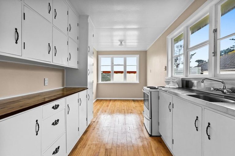 Photo of property in 16 Manchester Street, Patea, 4520