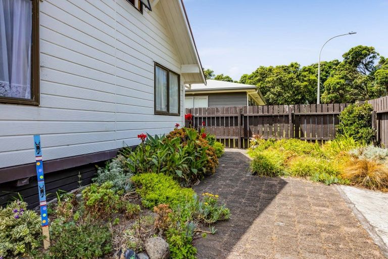 Photo of property in 5 Dieffenbach Street, Opunake, 4616