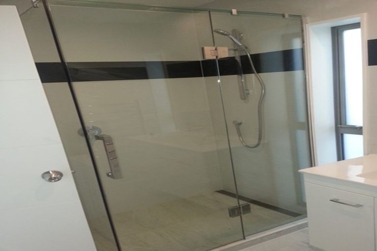 Photo of property in 36 Caribbean Drive, Unsworth Heights, Auckland, 0632