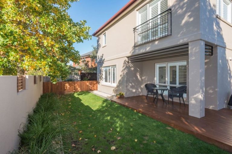 Photo of property in 2 Seclusion Lane, Parklands, Christchurch, 8083