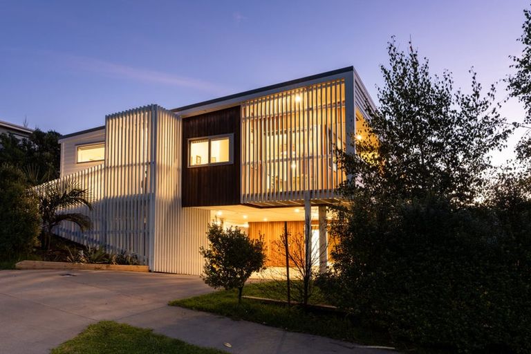 Photo of property in 6 Pine Ridge Terrace, Waikanae Beach, Waikanae, 5036