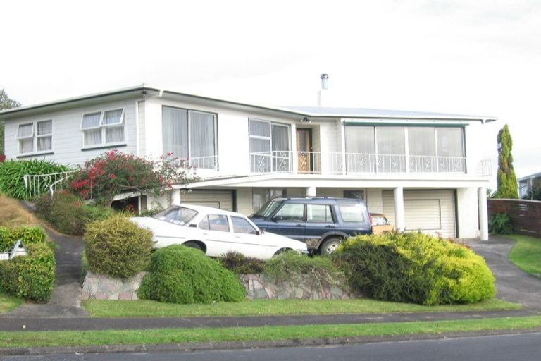 Photo of property in 17a Te Anau Place, Pakuranga Heights, Auckland, 2010