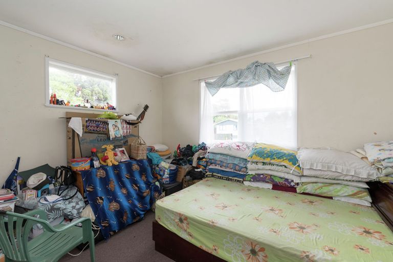 Photo of property in 17 Addington Avenue, Manurewa, Auckland, 2102