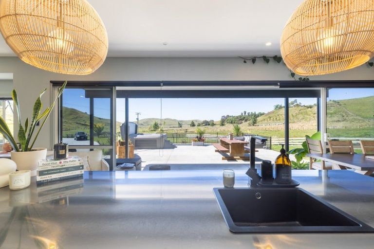 Photo of property in 224 Seafield Road, Eskdale, Napier, 4182