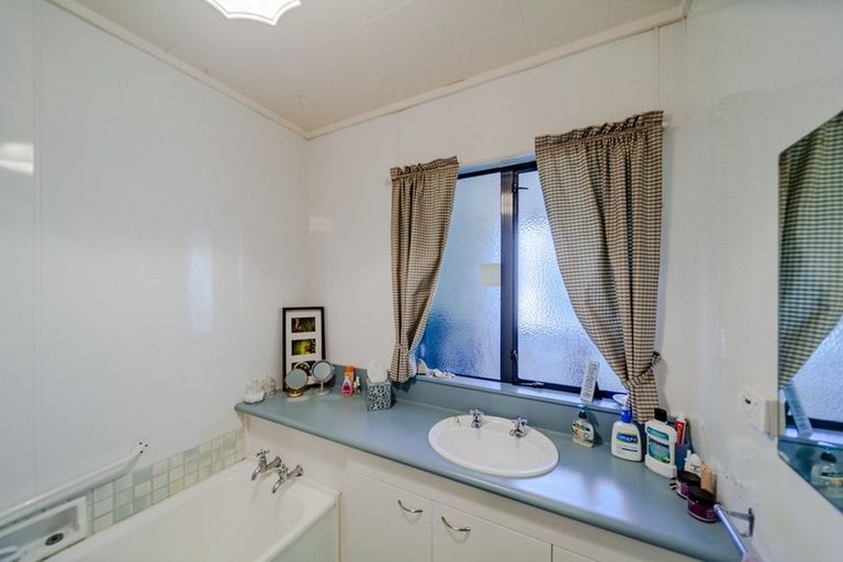 Photo of property in 76 Porangahau Road, Waipukurau, 4200