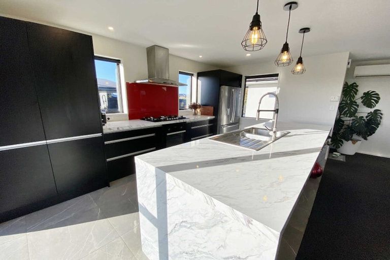 Photo of property in 28 Pistacia Place, Hornby, Christchurch, 8025