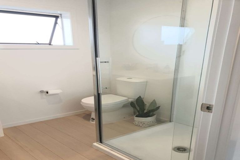 Photo of property in 3/123 Birkdale Road, Birkdale, Auckland, 0626