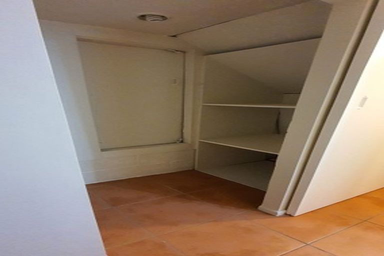 Photo of property in 2/46 Sunnynook Road, Sunnynook, Auckland, 0620