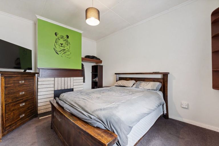 Photo of property in 9 Atkinson Street, Woodville, 4920