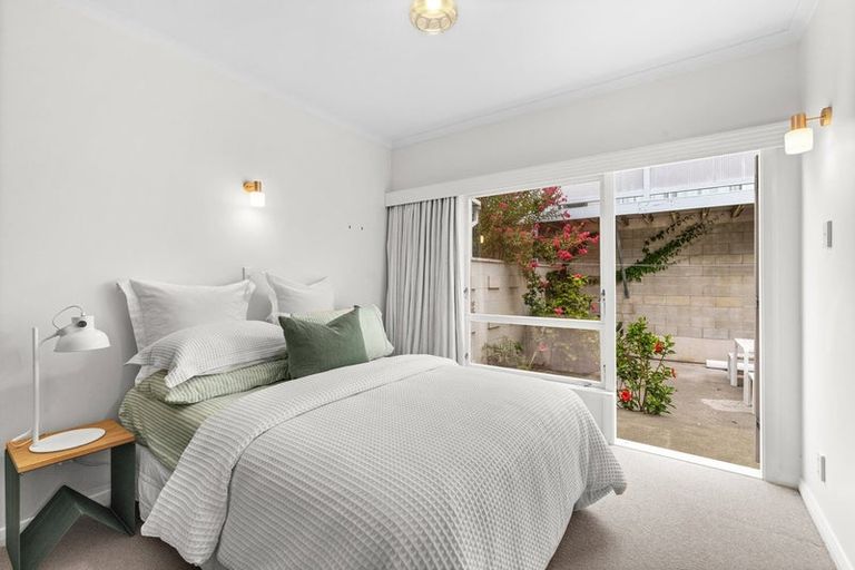 Photo of property in 10 North Terrace, Westshore, Napier, 4110