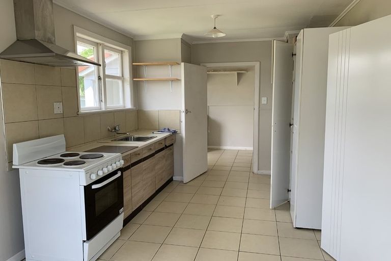 Photo of property in 14 Arimu Road, Papakura, 2110
