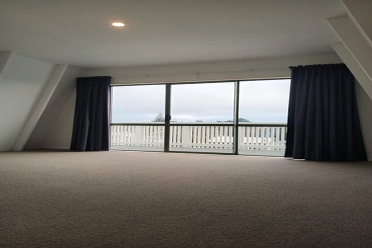 Photo of property in 74 Kahukura Avenue, Waitarere Beach, Levin, 5510