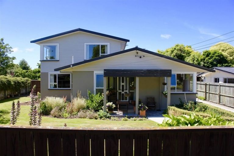 Photo of property in 10 Crofton Road, Harewood, Christchurch, 8051