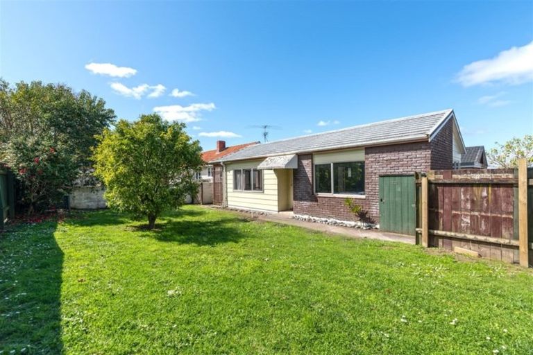 Photo of property in 1/159 Te Atatu Road, Te Atatu South, Auckland, 0610