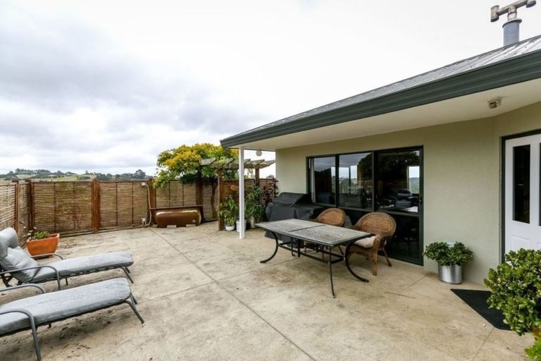 Photo of property in 562 Junction Road, Burgess Park, New Plymouth, 4371