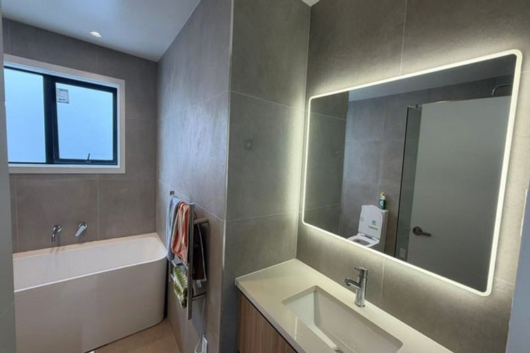 Photo of property in 39b Exminster Street, Blockhouse Bay, Auckland, 0600