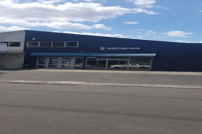 Photo of property in 7a Lake Road, Northcote, Auckland, 0627