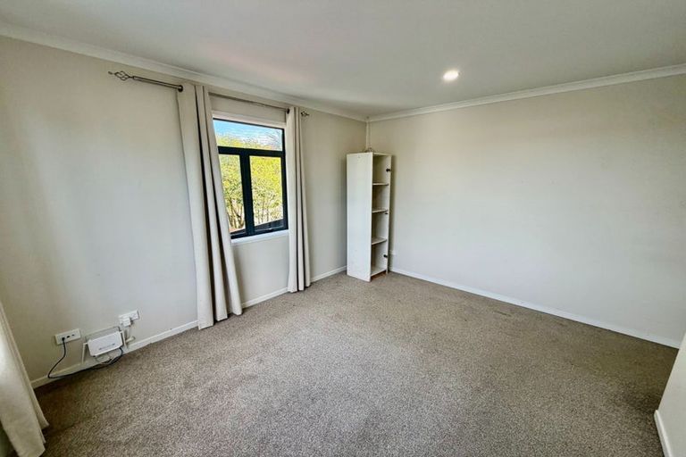 Photo of property in 112 Sunnyside Road, Sunnyvale, Auckland, 0612