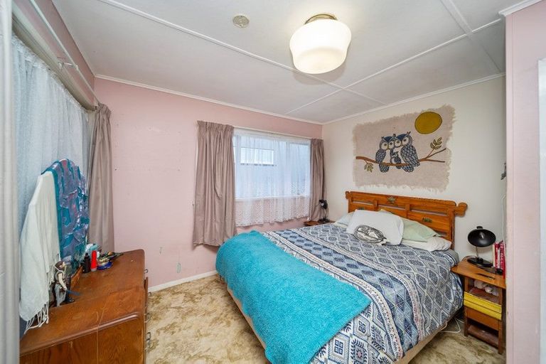 Photo of property in 38 Paritutu Road, Spotswood, New Plymouth, 4310