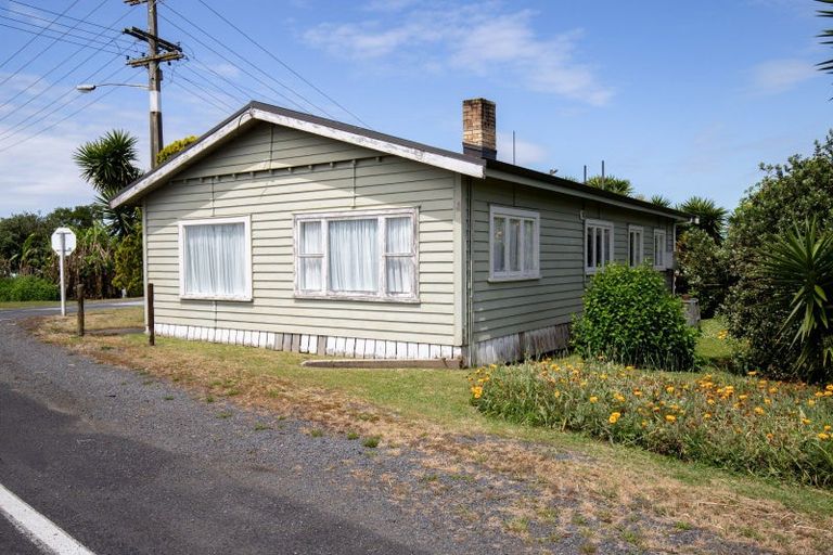 Photo of property in 2 Mahuta Road, Waitakaruru, Ngatea, 3576