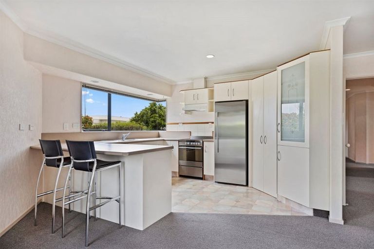 Photo of property in 17 Ridgemount Terrace, Welcome Bay, Tauranga, 3112