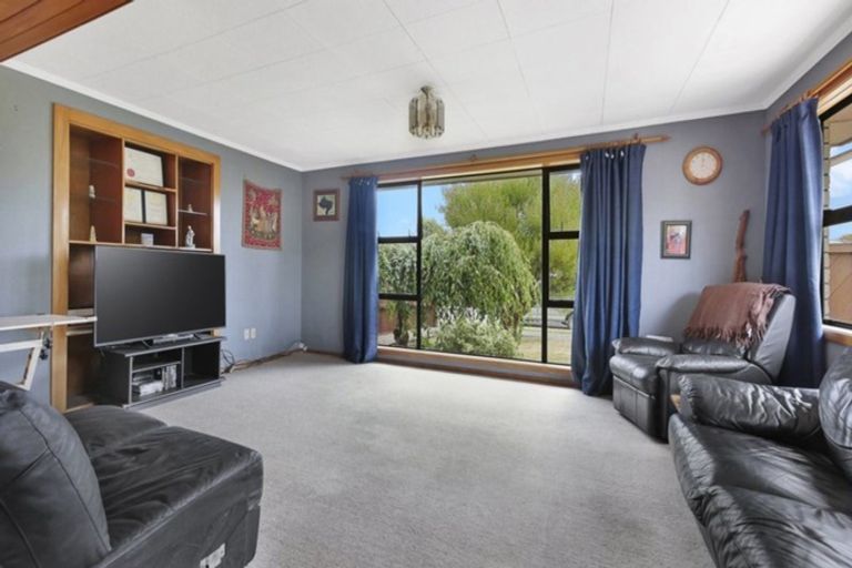 Photo of property in 6 Neave Place, Hillmorton, Christchurch, 8025