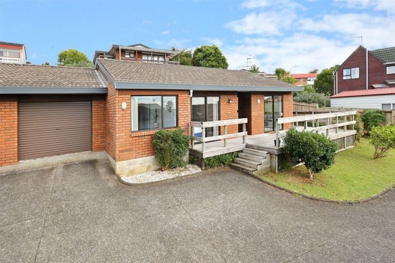 Photo of property in 1/25 Rhinevale Close, Henderson, Auckland, 0612