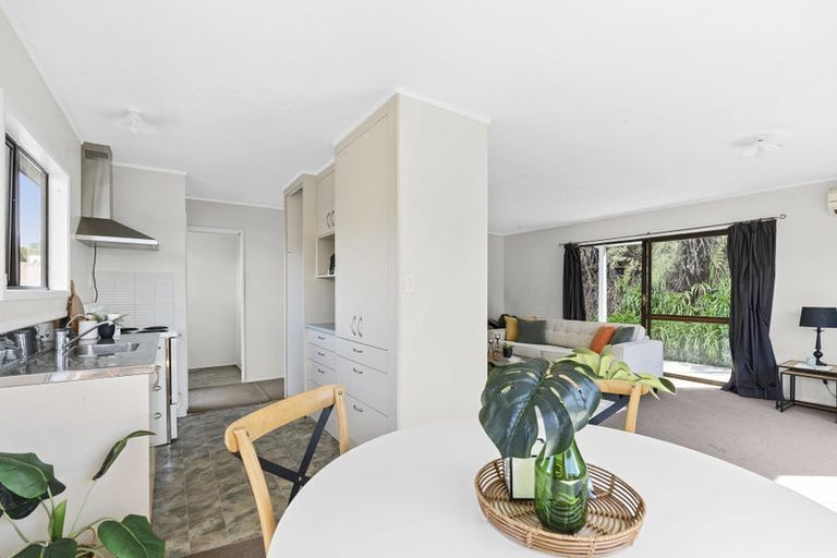 Photo of property in 118 Riversdale Drive, Merrilands, New Plymouth, 4312