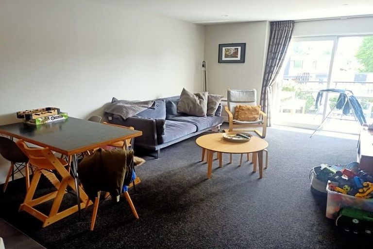 Photo of property in 4/2 Dyers Pass Road, Cashmere, Christchurch, 8022