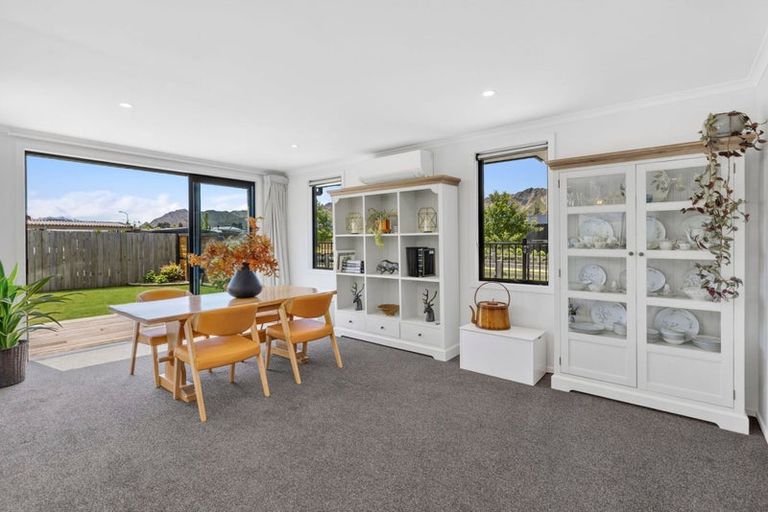 Photo of property in 9 Isthmus Place, Lake Hawea, Wanaka, 9382