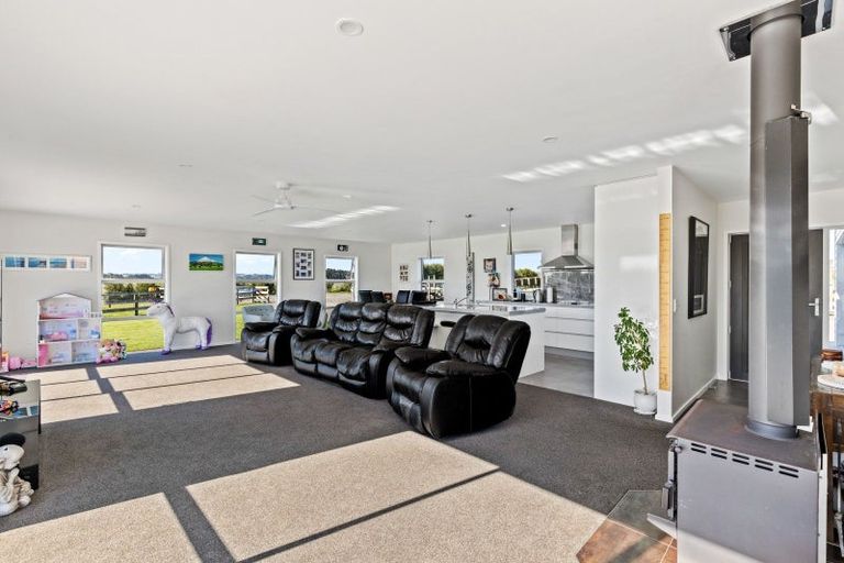 Photo of property in 270 Turangi Road, Tikorangi, Waitara, 4383