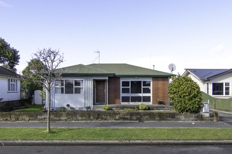 Photo of property in 6 Milton Street, Roslyn, Palmerston North, 4414