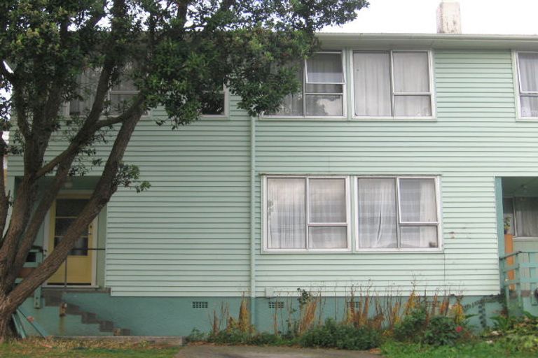 Photo of property in 27 Taiaroa Street, Strathmore Park, Wellington, 6022