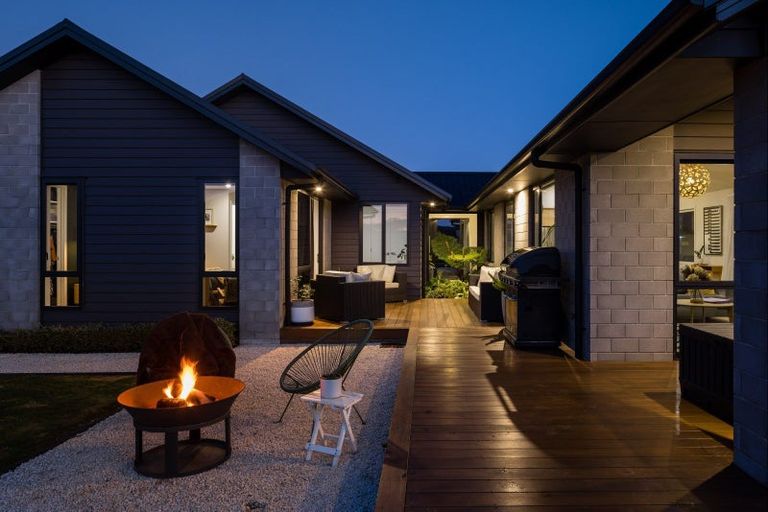 Photo of property in 49 Mike Smith Drive, Cambridge, 3434