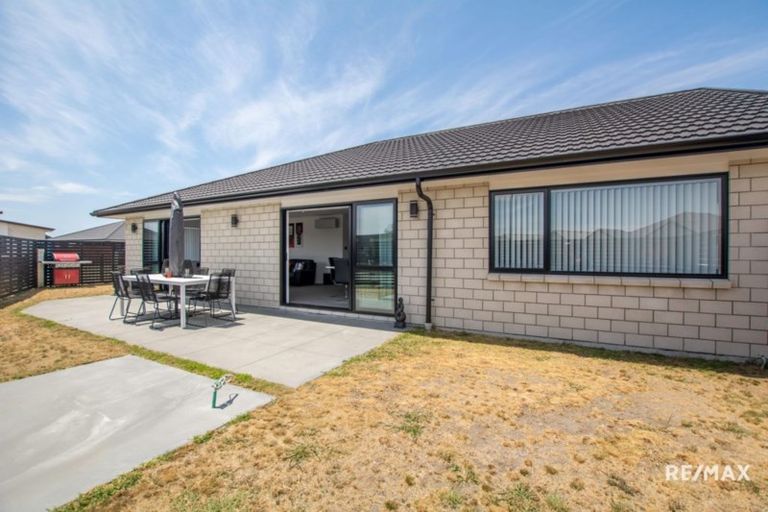 Photo of property in 18 Naeo Close, Papamoa Beach, Papamoa, 3118