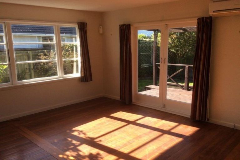 Photo of property in 2/11 Dunedin Street, Redwood, Christchurch, 8051