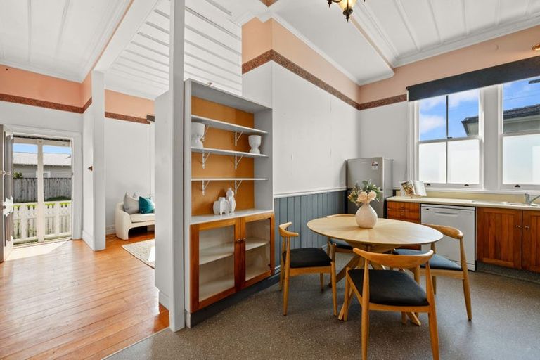 Photo of property in 1 Gaine Street, New Plymouth, 4310