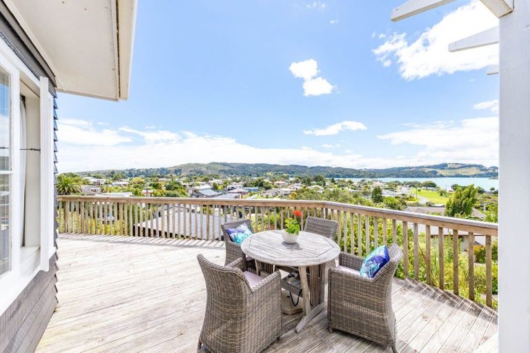 Photo of property in 37 Long Street, Raglan, 3225