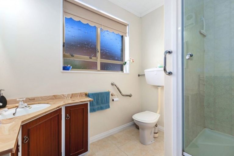 Photo of property in 26 Coates Street, Tawa, Wellington, 5028