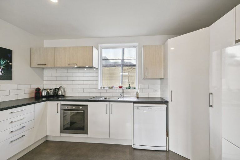 Photo of property in Pirie Street Townhouses, 32/35 Pirie Street, Mount Victoria, Wellington, 6011