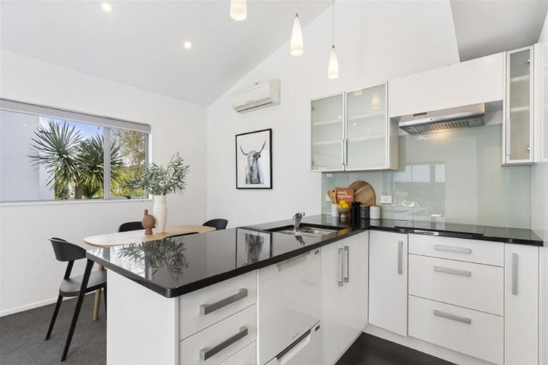 Photo of property in 32a Matipo Road, Mairangi Bay, Auckland, 0630