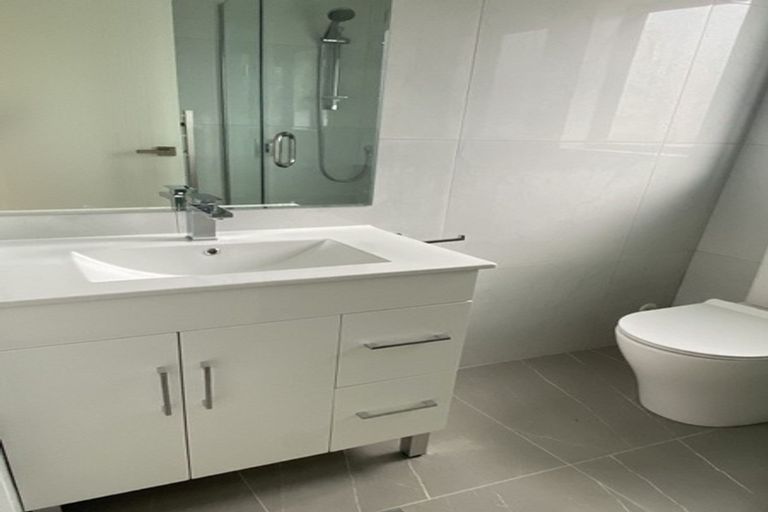 Photo of property in 24 Royal Arch Place, Rosehill, Papakura, 2113