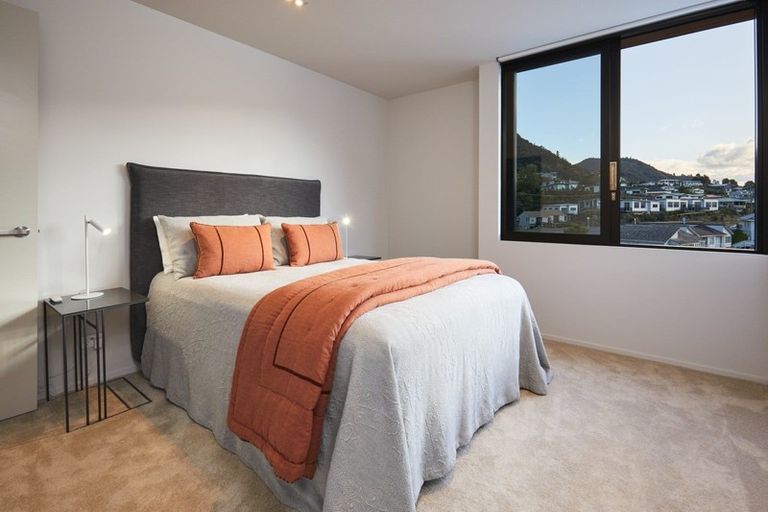 Photo of property in 69 Waikawa Road, Picton, 7220