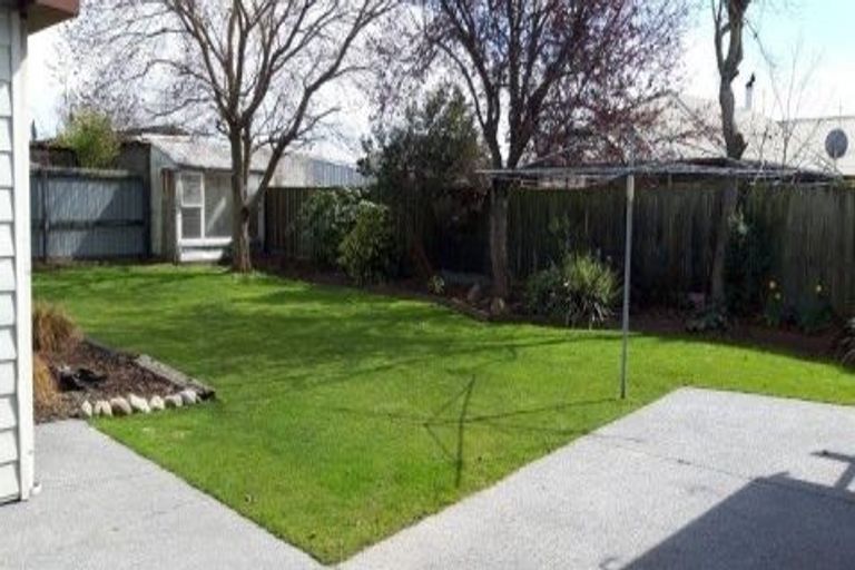 Photo of property in 17 Watson Place, Rangiora, 7400