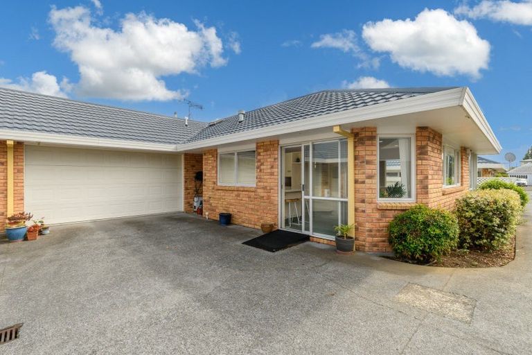 Photo of property in 482b Devonport Road, Tauranga South, Tauranga, 3112