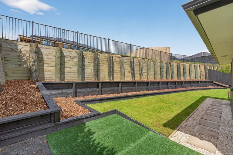 Photo of property in 4 Porokaiwhiri Avenue, Helensville, 0800