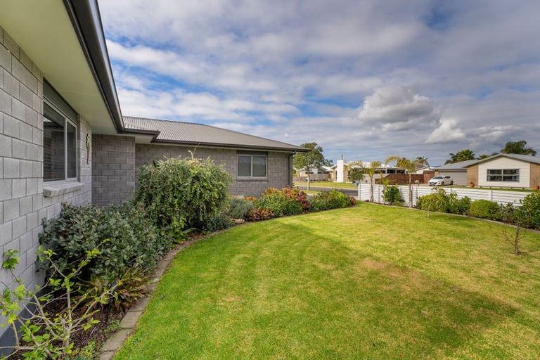 Photo of property in 325 Cook Drive, Whitianga, 3510