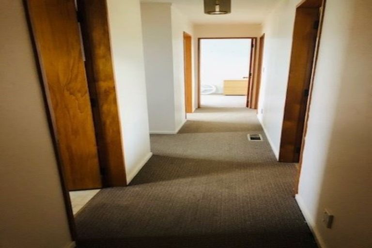 Photo of property in 5 Chilton Drive, Paraparaumu, 5032