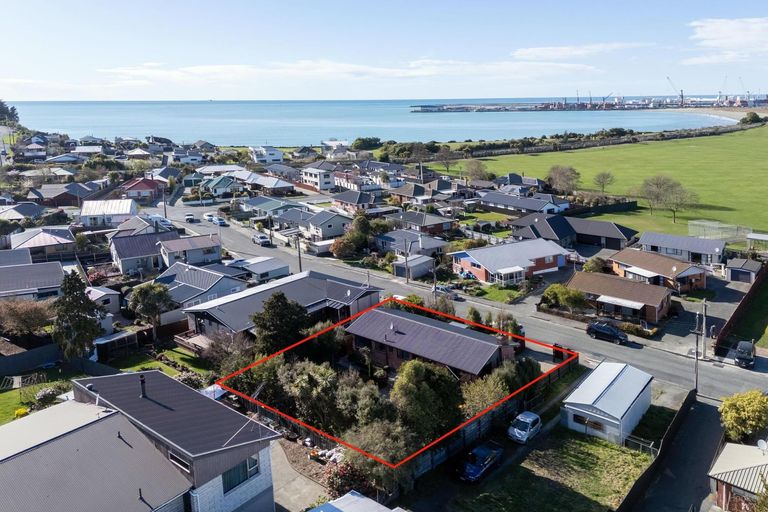 Photo of property in 18 Pringle Street, Waimataitai, Timaru, 7910